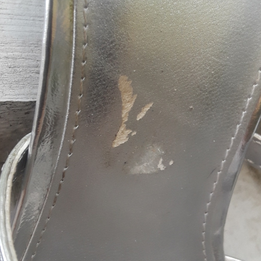 Silver heels - Picture 3 of 3